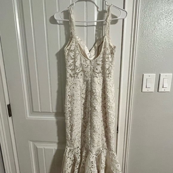 Chi chi London lace white midi dress with frill hem - Picture 3 of 6